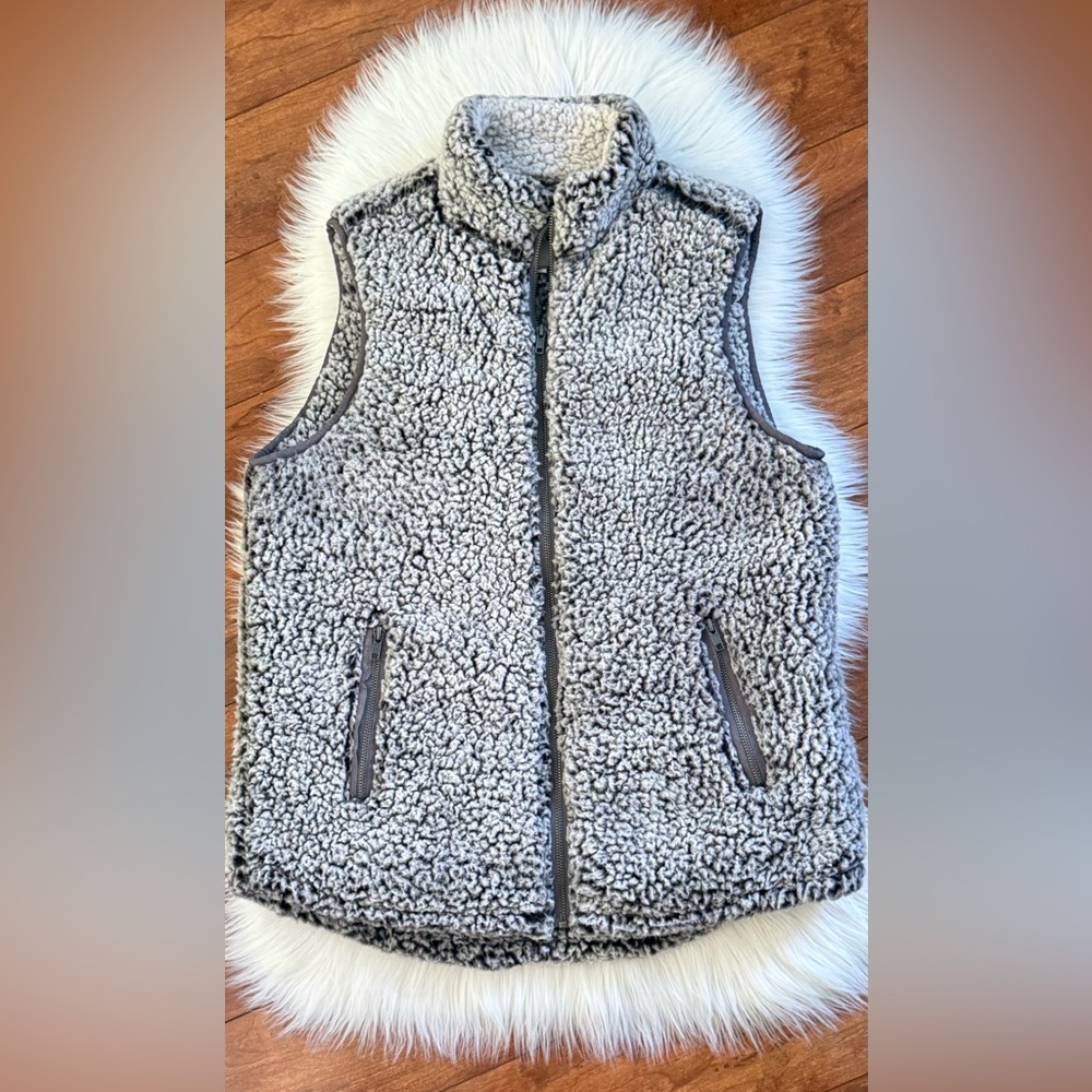 Thread & Supply Gray Sherpa Vest-Size M
